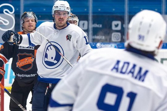 Výborně bruslili, musíme se poučit ze spousty věcí, tušil po prohře s finským KooKoo jediný střelec Hrabík