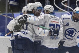 Indiáni vstali v Mladé Boleslavi z mrtvých. Po velkém obratu vezou...