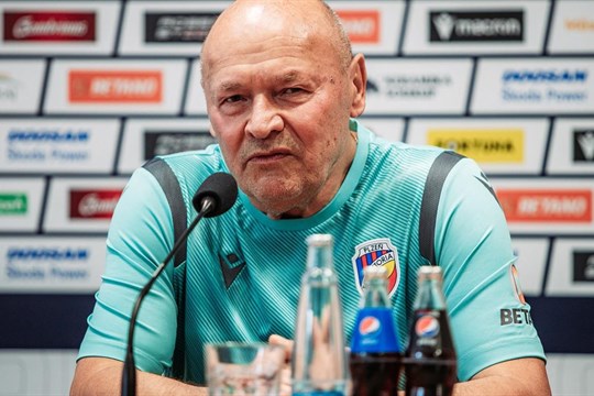 Lišák Koubek znovu vyzrál na Trpišovského. Čím to je? To je písnička od No Name, vtipkoval