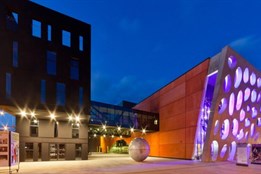 Pojďme spolu do divadla!