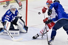 Nula vstřelených gólů, nula bodů. Hokejistům Plzně zvlhl v Třinci...