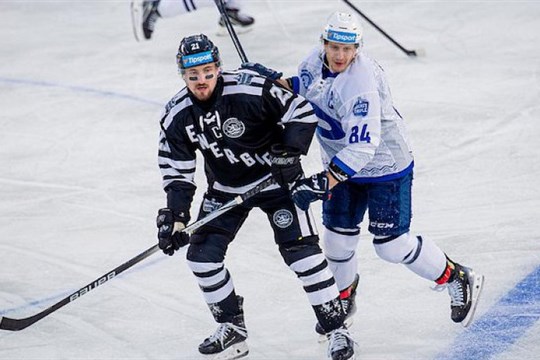 Hrozně jsme si to užili, hlásil po zápase pod širým nebem spokojený kapitán Plzně Schleiss