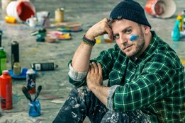 Vlézt do chomoutu, nebo zůstat svobodný? Divadlo J. K. Tyla...