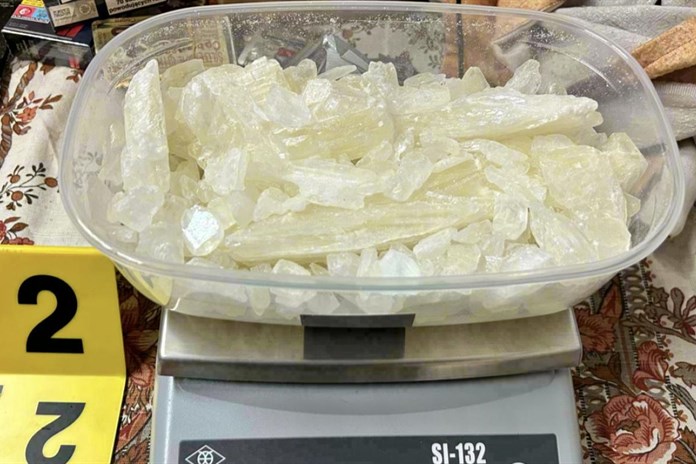 Cizinec několik let prodával drogy na karlovarské Tržnici, hrozí mu dvanáct let za mřížemi!