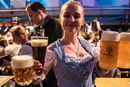 Tupláky i bavorské klobásy. Chystá se plzeňský Oktoberfest