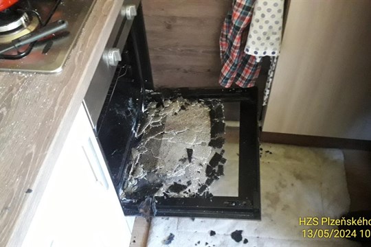 Nevidomé ženě na Plzeňsku začalo hořet v kuchyni