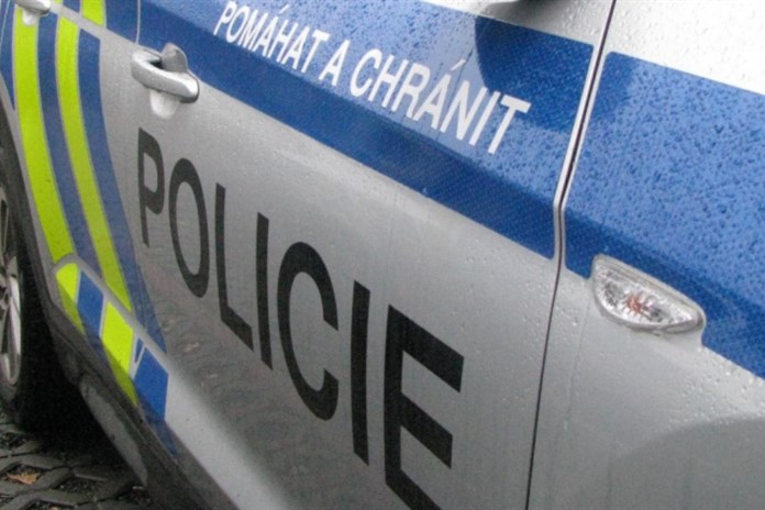 Falešná pracovnice finančního úřadu lákala z lidí peníze. Hrozila zbouráním domů