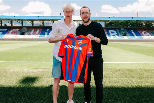 První posila pro Plzeň. Na západ Čech míří objev uplynulé sezóny!