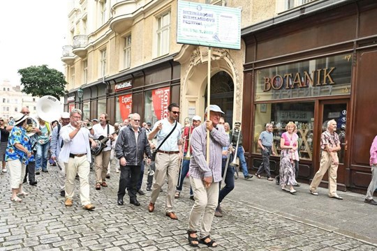 V Plzni se bude hrát a tančit v ulicích. Mezinárodní dixielandový festival přiváží jazzmany z Čech i ze zahraničí