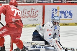 Prohrávali o dvě branky, nakonec odvezli hokejisté Plzně z ledu...