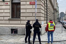 Aktualizováno: Krajský soud v Plzni a jeho okolí vyklidili...