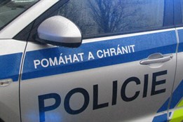 Policie odložila případ školačky, která v Domažlicích napadla nožem...