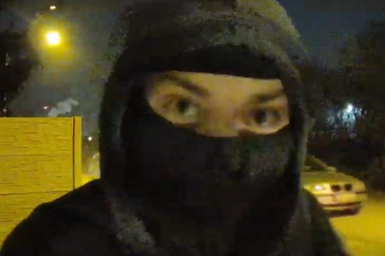 Ze zahradního domku zmizelo kolo i nářadí. Policisté pátrají po osobě na fotce!