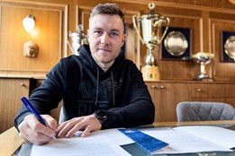 Obránce Kvasnička zůstává v Plzni, podepsal smlouvu na další ročník