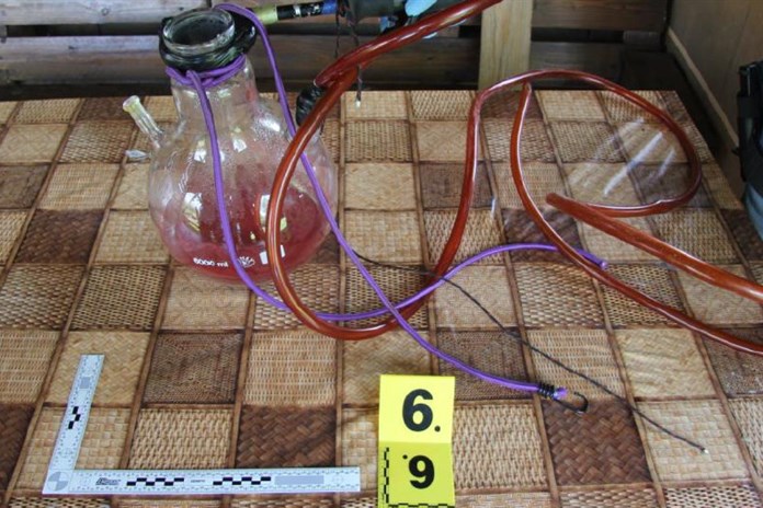 Past sklapla. Tachovský Toxi tým zadržel čtyři osoby podezřelé z prodávání nebo výroby drog