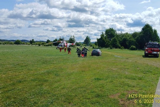 Muže popálila kyslíková láhev, letěl pro něj vrtulník