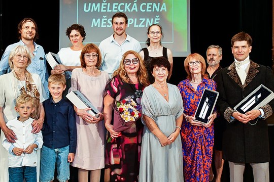V Plzni se rozdávaly Umělecké ceny města. Do síně slávy vstoupila herečka Monika Švábová