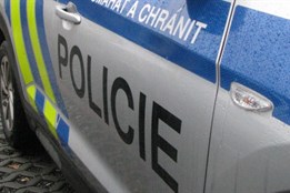 Policisté pronásledovali na dálnici D5 auto s cizinci, přejelo z...