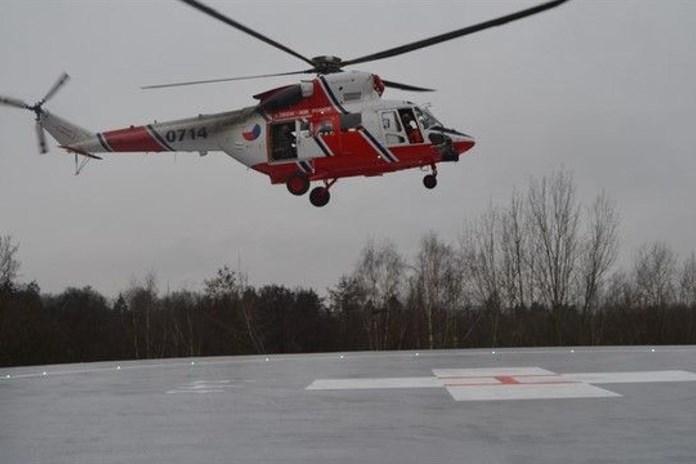 Hledače kovů v lese na Tachovsku postřelil myslivec, skončil v nemocnici