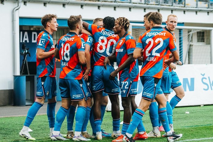 Poslední rána kapitána. Viktorii spasila s Karvinou penalta v nastavení