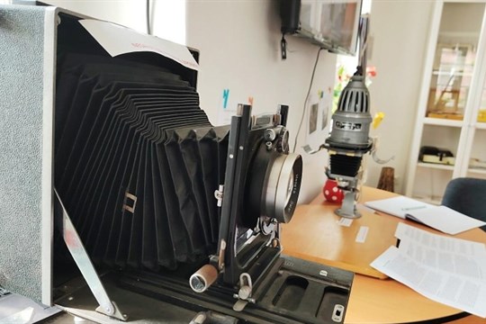 Výstava Historie fotografie v Černošíně brzy skončí, nahradí ji indická kultura