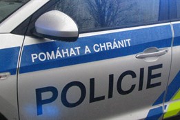 Řidiči často bourají na parkovišti před supermarketem v Sokolově,...