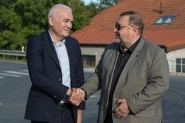 Ejpovice trápí hustota dopravy. Obec chce zrušit zpoplatnění...