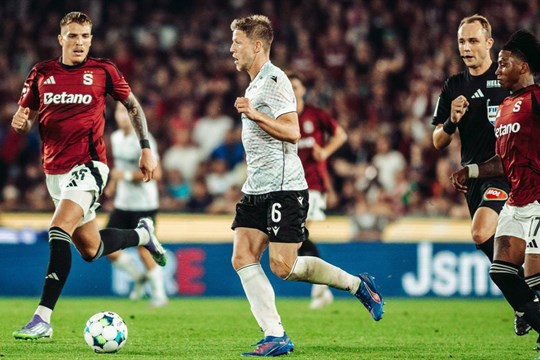 Plzeň na Spartě vedla, pak ji ale srazila penalta i vyloučení