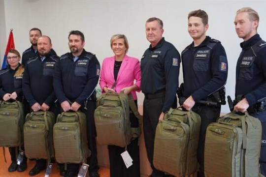 Policisté v Karlovarském kraji dostali nové záchranářské vybavení