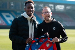 Důležitý podpis pro Viktorii Plzeň. Opora zadních řad podepsala...