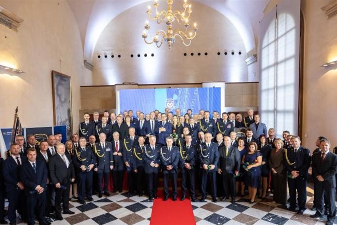 Ocenění hrdinové Karlovarského kraje: Medaile pro lékaře, hasiče i úředníky