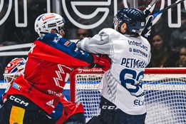 Doma se trápí, na ledě soupeře je postrachem. Indiáni vyloupili...