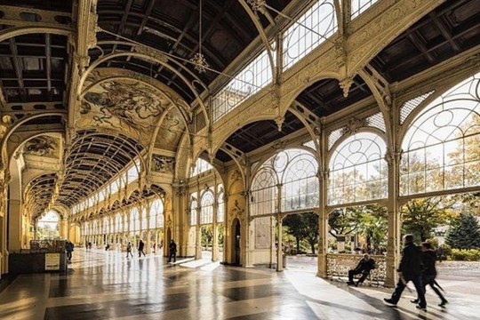 Karlovarský kraj na vlně turistického boomu: Více návštěvníků i delší pobyty