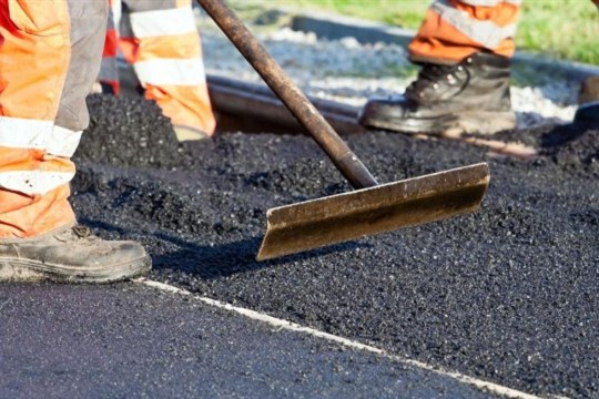 Dopravní stavby v Březové a Vřesové na Karlovarsku komplikují provoz řidičům. Na co by si měli dát pozor?