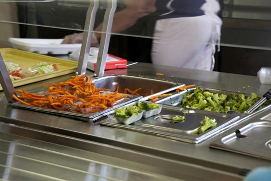 Rostoucí zájem škol: Karlovarský kraj zvýší financování obědů pro děti v nouzi