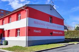 Městská policie a hasiči se dočkají nových prostor, Chodov začíná s...