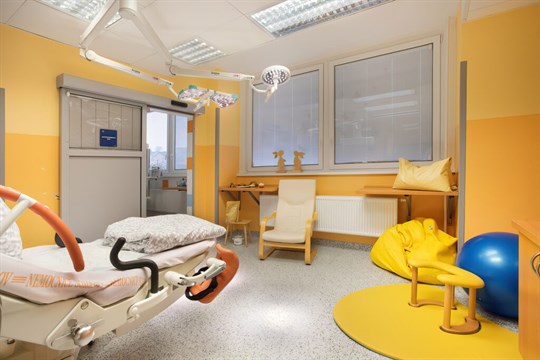 Revoluce v Sokolově: Zapomeňte na lůžka, nový porodní gauč mění pravidla hry