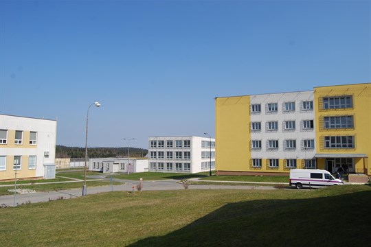 Krvavý incident v kynšperké věznici: Odsouzený napadl spoluvězně příborovým nožem