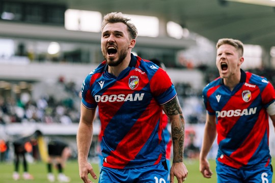 Zkrat brankáře a plzeňská dominance. Viktoria z Hradce veze zasloužené tři body