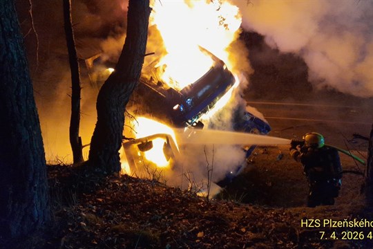 Vážná nehoda uzavřela hlavní tah mezi Holýšovem a Stodem