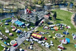 Sezóna kolotočů startuje: Pouť u sv. Jiří v Plzni slibuje adrenalin i tradiční rodinnou pohodu