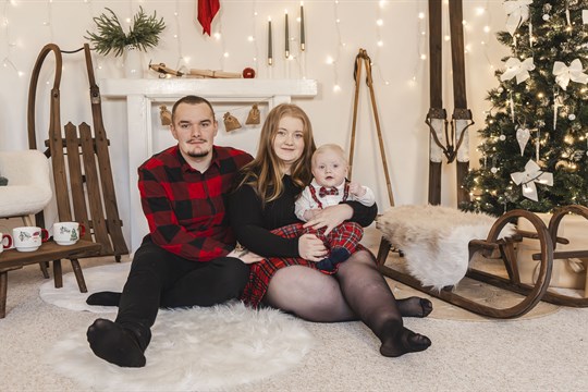 Slunce je pro malého Mattea nepřítelem: Rodina z Volduch bojuje se vzácným albinismem