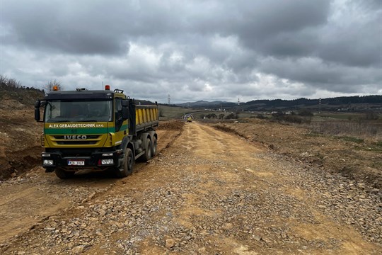Stavba obchvatu Veselova nabírá na tempu, přinese ale i dopravní komplikace 