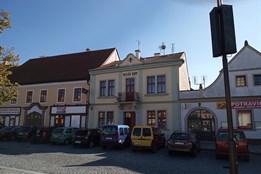 Dobřany jsou první v kraji: Na dostupné bydlení v Husově domě získaly státní dotaci