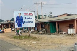 Linda Piknerová: Ambazonie: v konvoji napříč nejnestabilnějším...