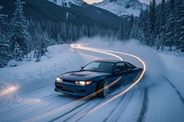 Noční zábava na sněhu se prodraží: Policisté na Šumavě potrestali desítky milovníků driftu