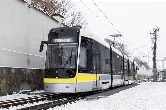 Plzeň jako testovací polygon: Do ulic vyjíždějí moderní tramvaje pro italské Bergamo
