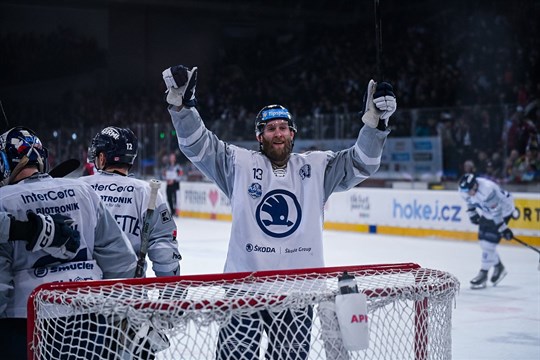 Hokejisté Plzně jsou krok od postupu do semifinále, další výhru na Spartě trefil Měchura