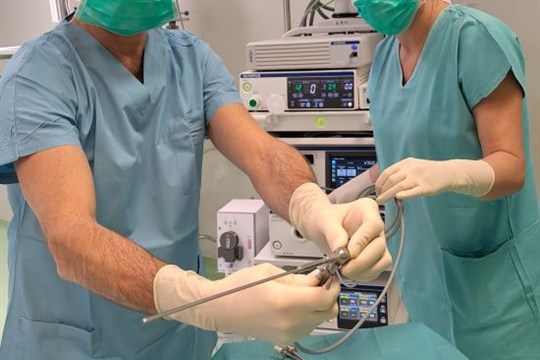 Domažlická nemocnice zavádí šetrnou novinku: Operace dělohy nově bez narkózy i hospitalizace