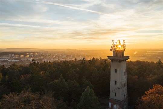 O ikonickou rozhlednu Chlum je zájem, v aukci se o ni přihlásili čtyři zájemci